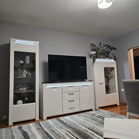 Apartament Lovely In 10 Min To Suntago Free Parking