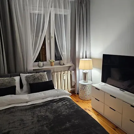 Lejlighed Lovely Apartment In Zyrardow Close To Suntago Tago
